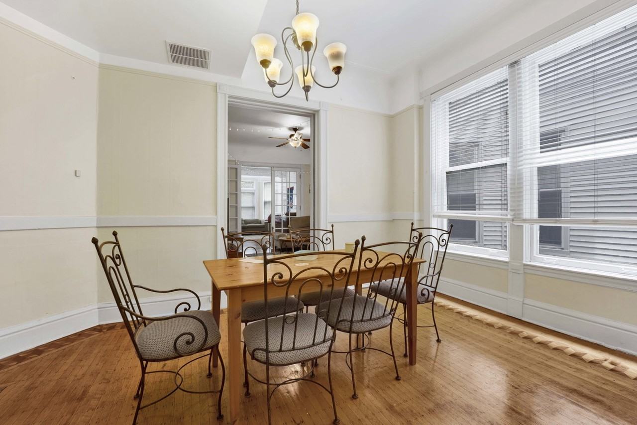 2522 N Burling St #2 - Photo 6 of 8