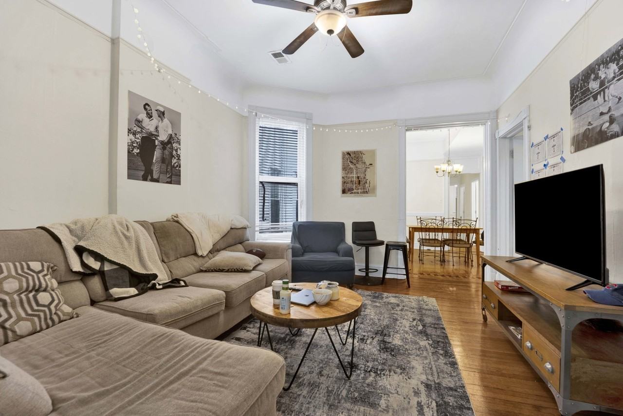 2522 N Burling St #2 - Photo 7 of 8