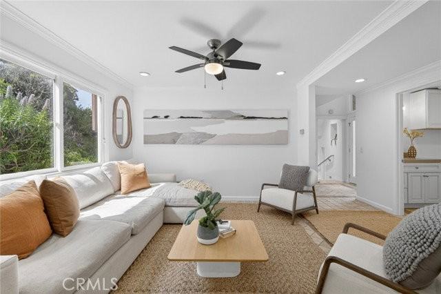 431 Nyes Pl - Photo 6 of 7