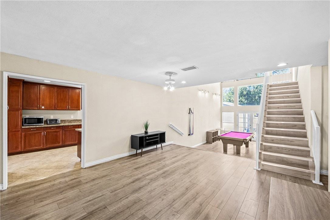 542 N Waverly St - Photo 4 of 5