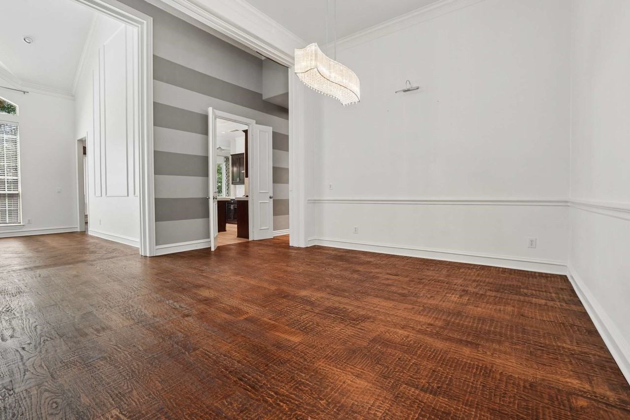 1125 Longford Cir - Photo 5 of 40