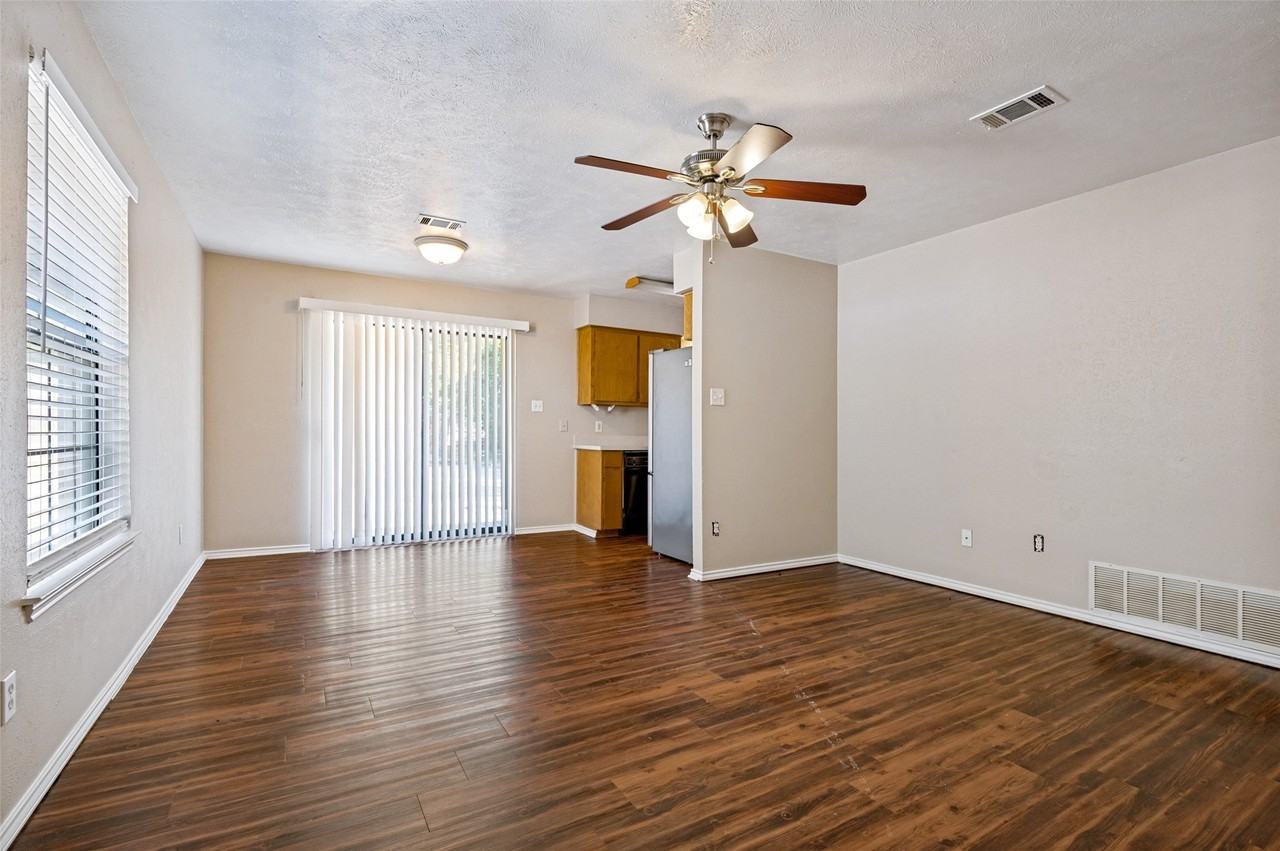 207 Hosack St #B - Photo 3 of 13