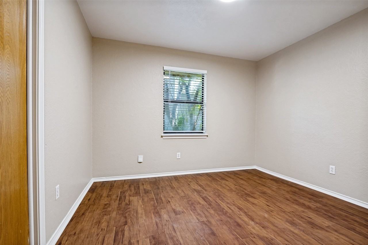 207 Hosack St #B - Photo 7 of 13