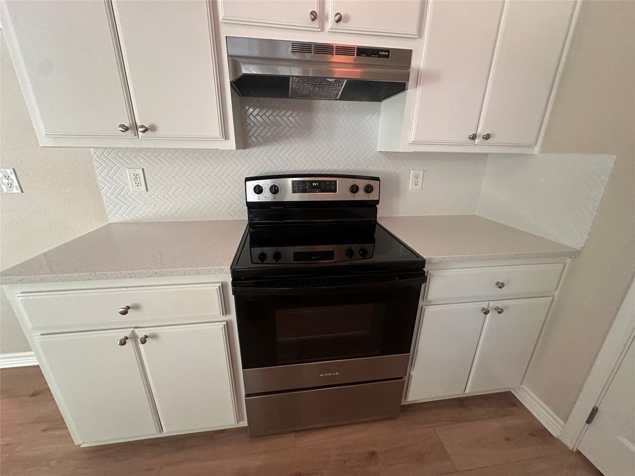 738 Wayne Ave - Photo 7 of 24