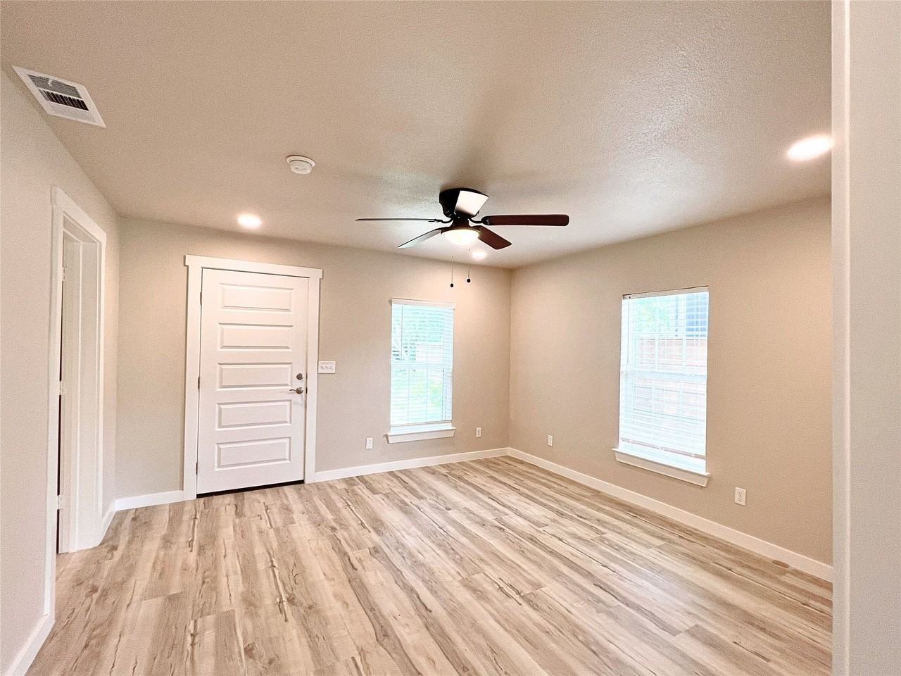 910 N West St - Photo 4 of 17
