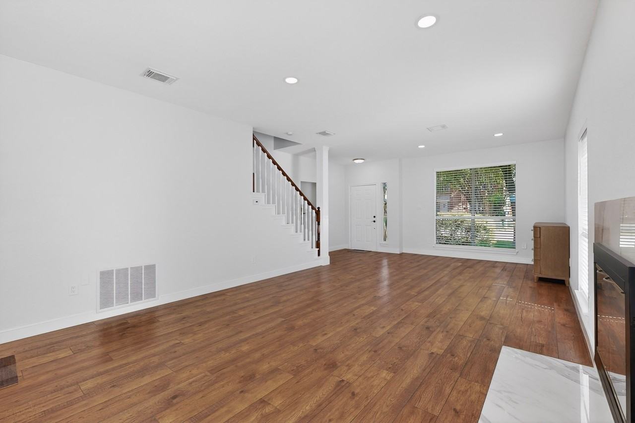 610 English Oak Dr - Photo 4 of 30