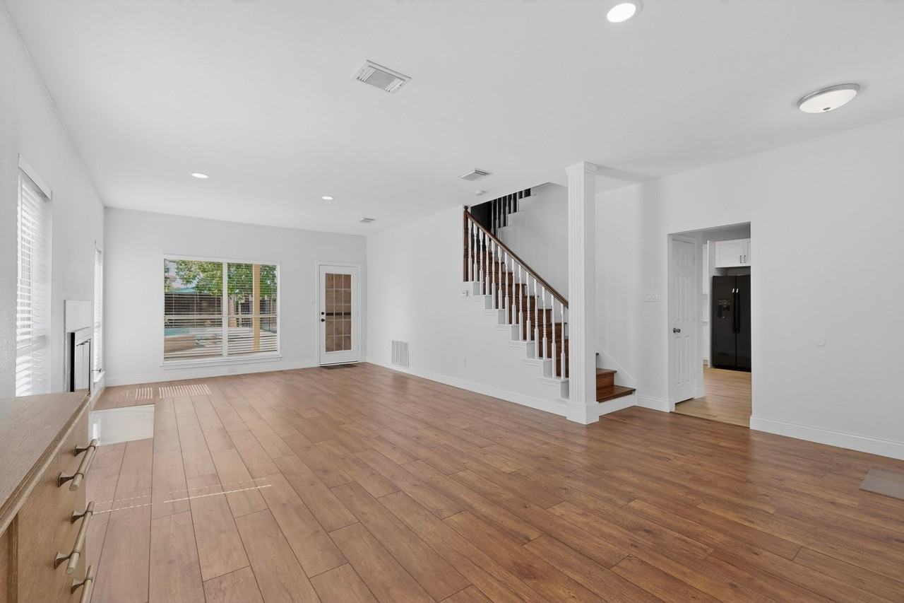 610 English Oak Dr - Photo 5 of 30