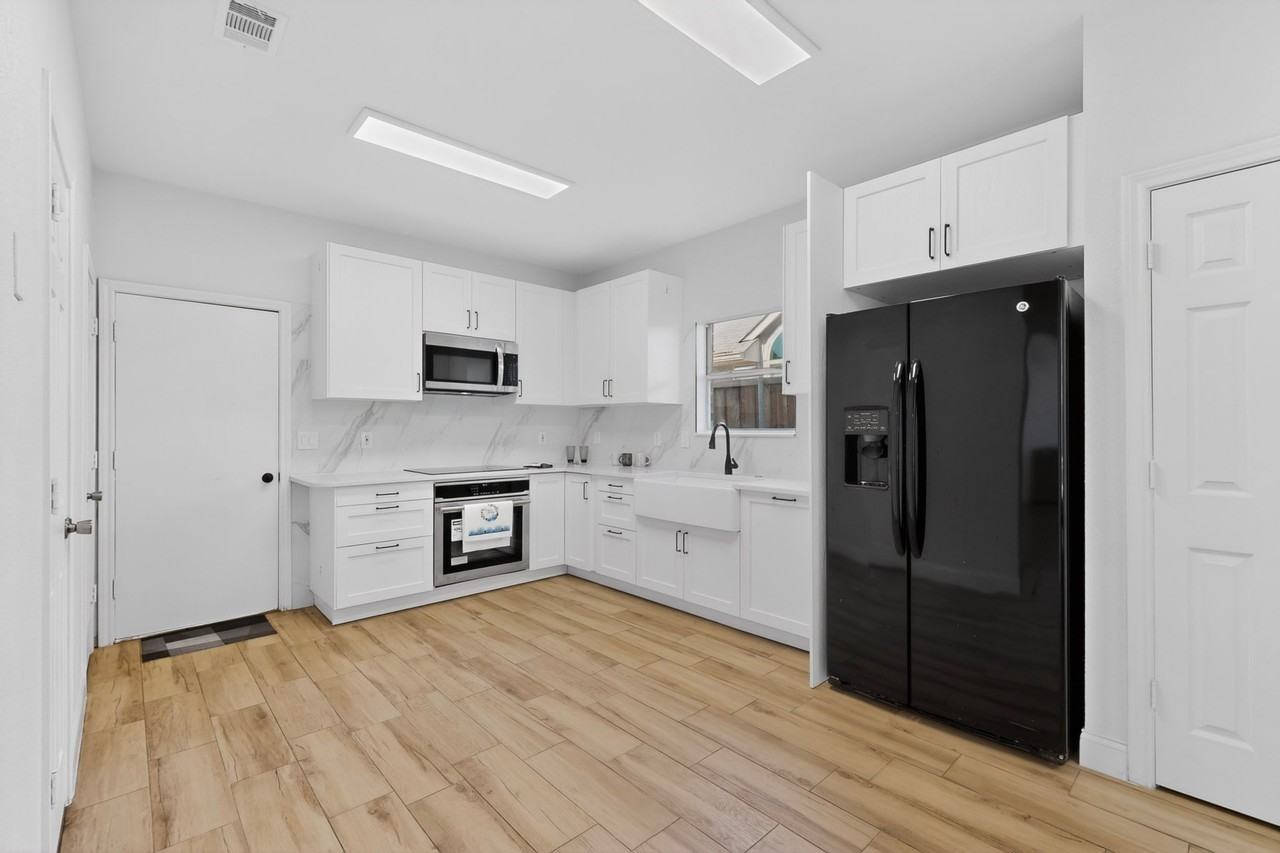 610 English Oak Dr - Photo 6 of 30