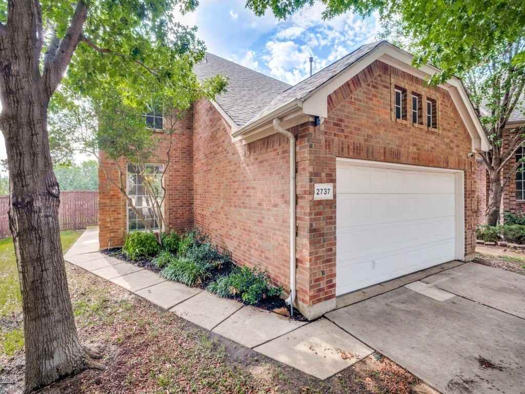 2737 Lynx Ln - Photo 2 of 25