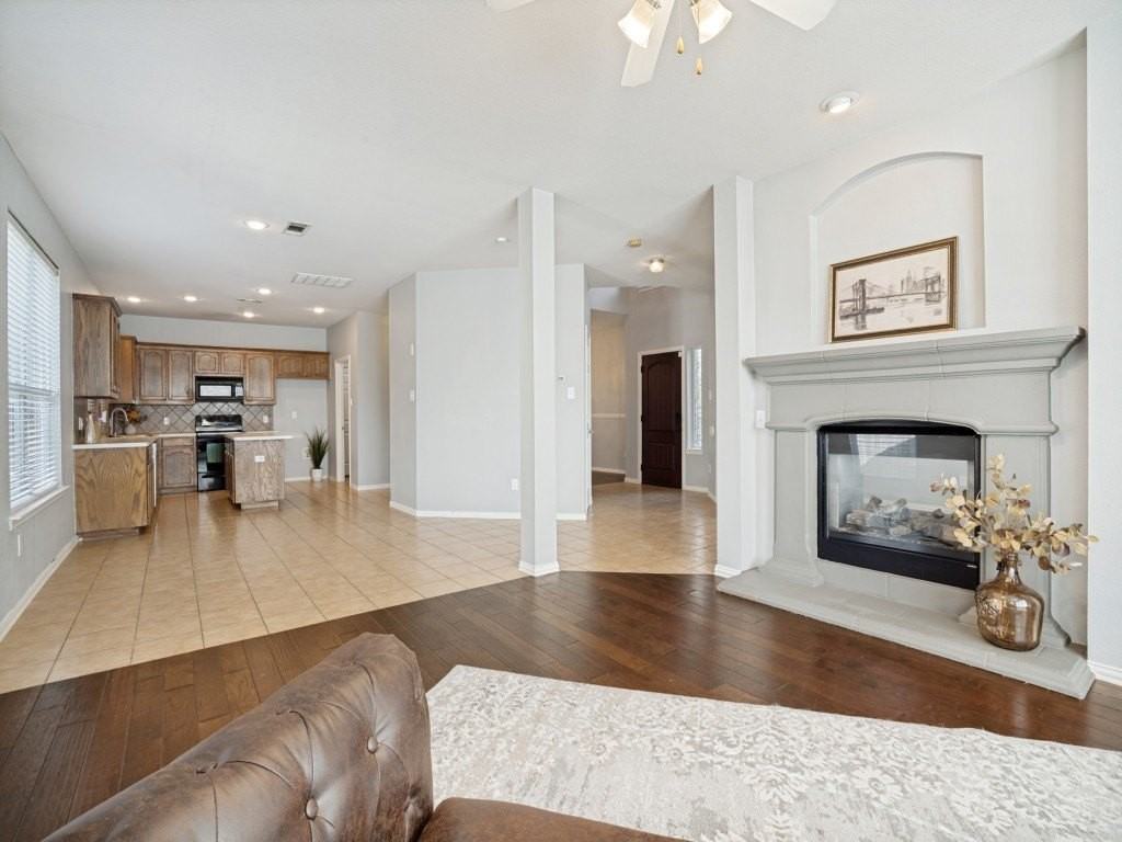 2737 Lynx Ln - Photo 5 of 25