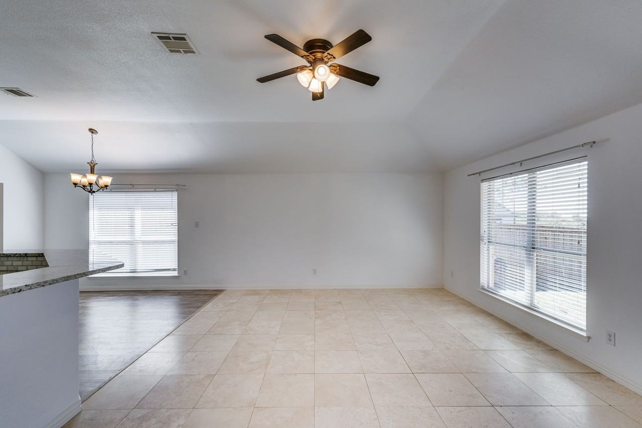 102 Canyon Ct - Photo 7 of 40