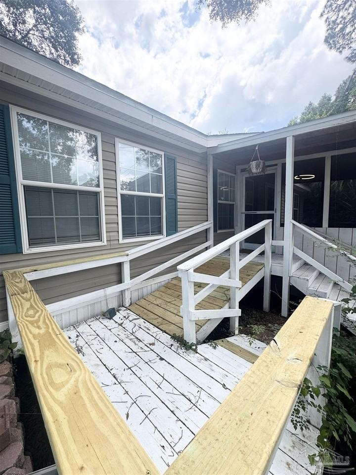 1002 Mills Ave - Photo 3 of 26