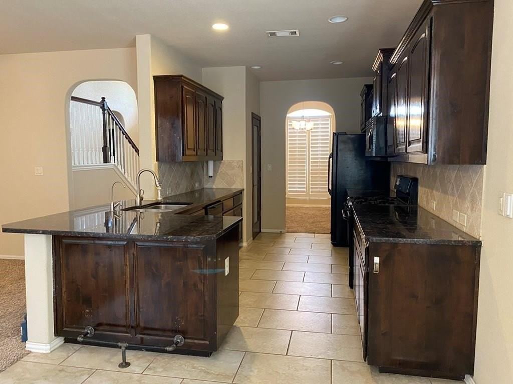 1103 Cerrillos Ave - Photo 5 of 18