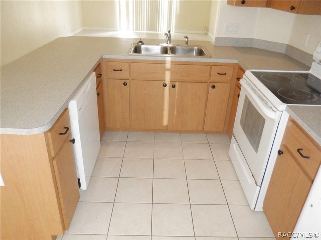 2004 Silverwood St - Photo 2 of 14