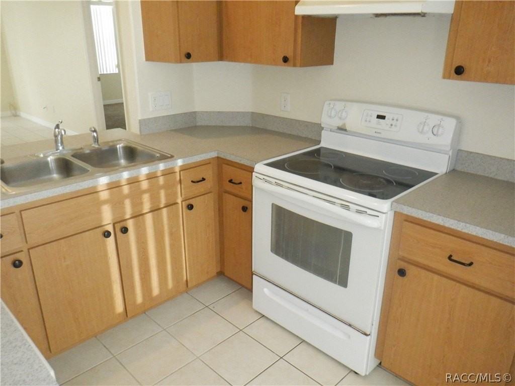 2004 Silverwood St - Photo 4 of 14