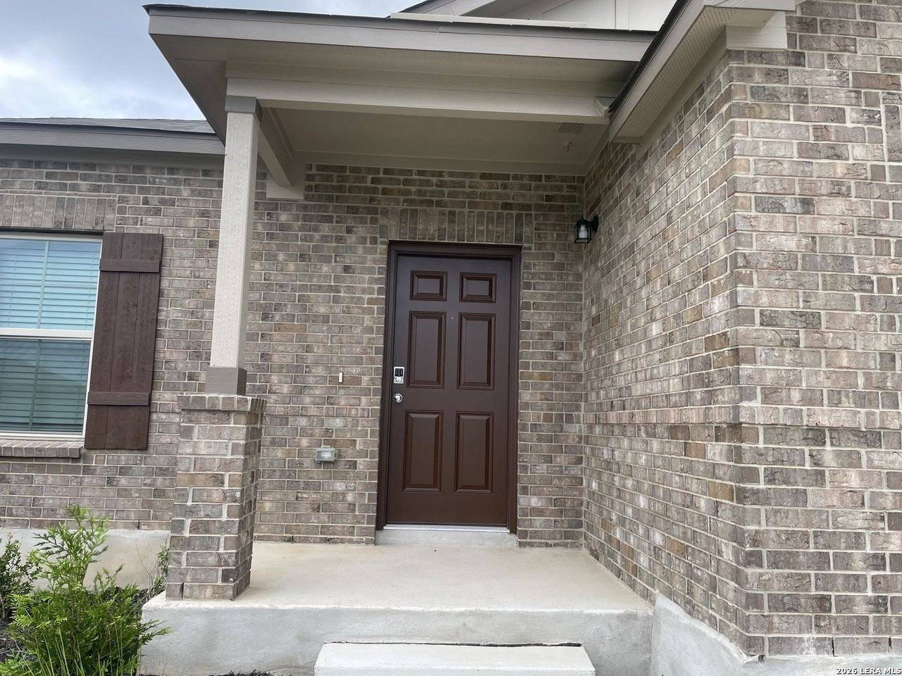 3023 Wembley Way - Photo 4 of 26