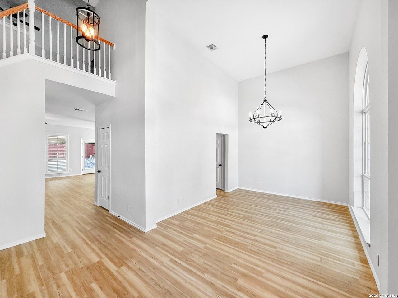 8906 Brae Ridge Dr - Photo 2 of 28
