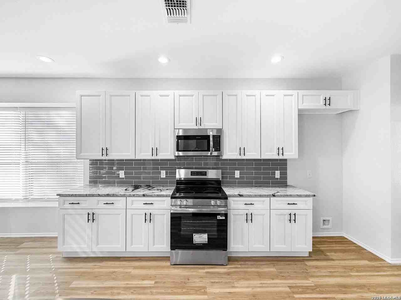 8906 Brae Ridge Dr - Photo 6 of 28