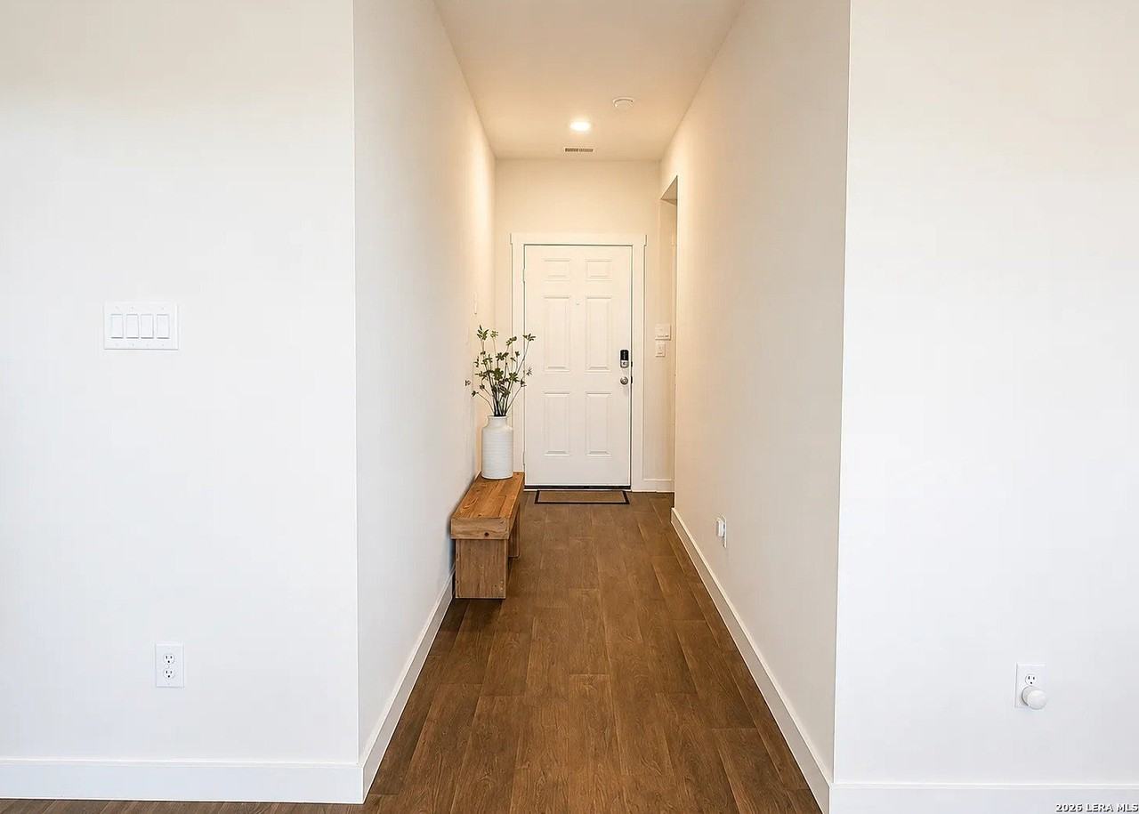 326 Merriman Rd - Photo 5 of 20