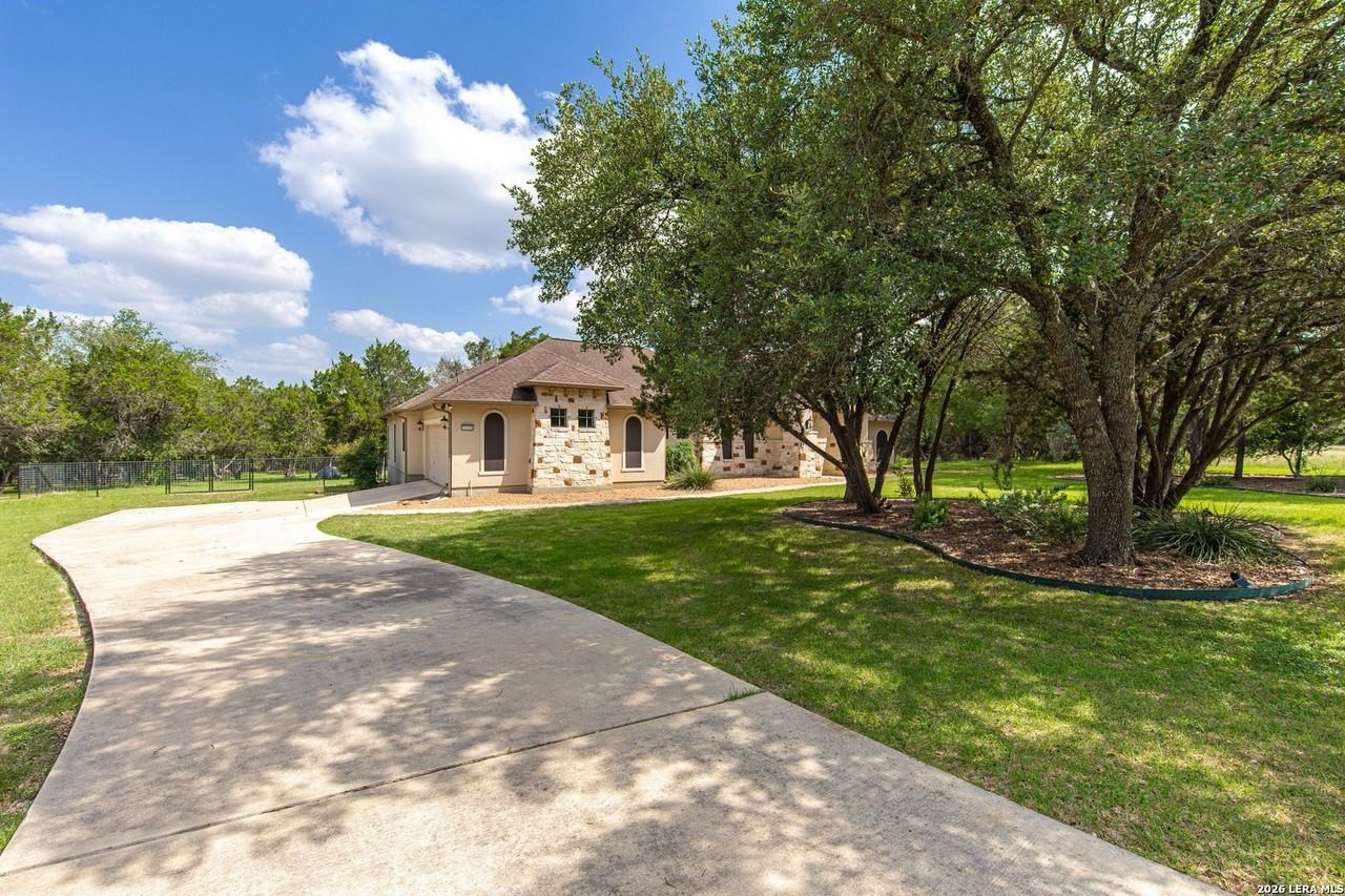 10406 Rinderfarm Ct - Photo 2 of 34
