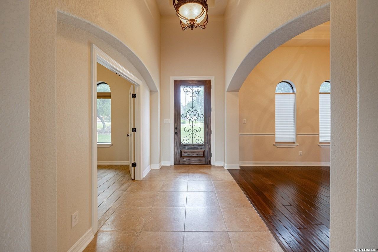 10406 Rinderfarm Ct - Photo 3 of 34