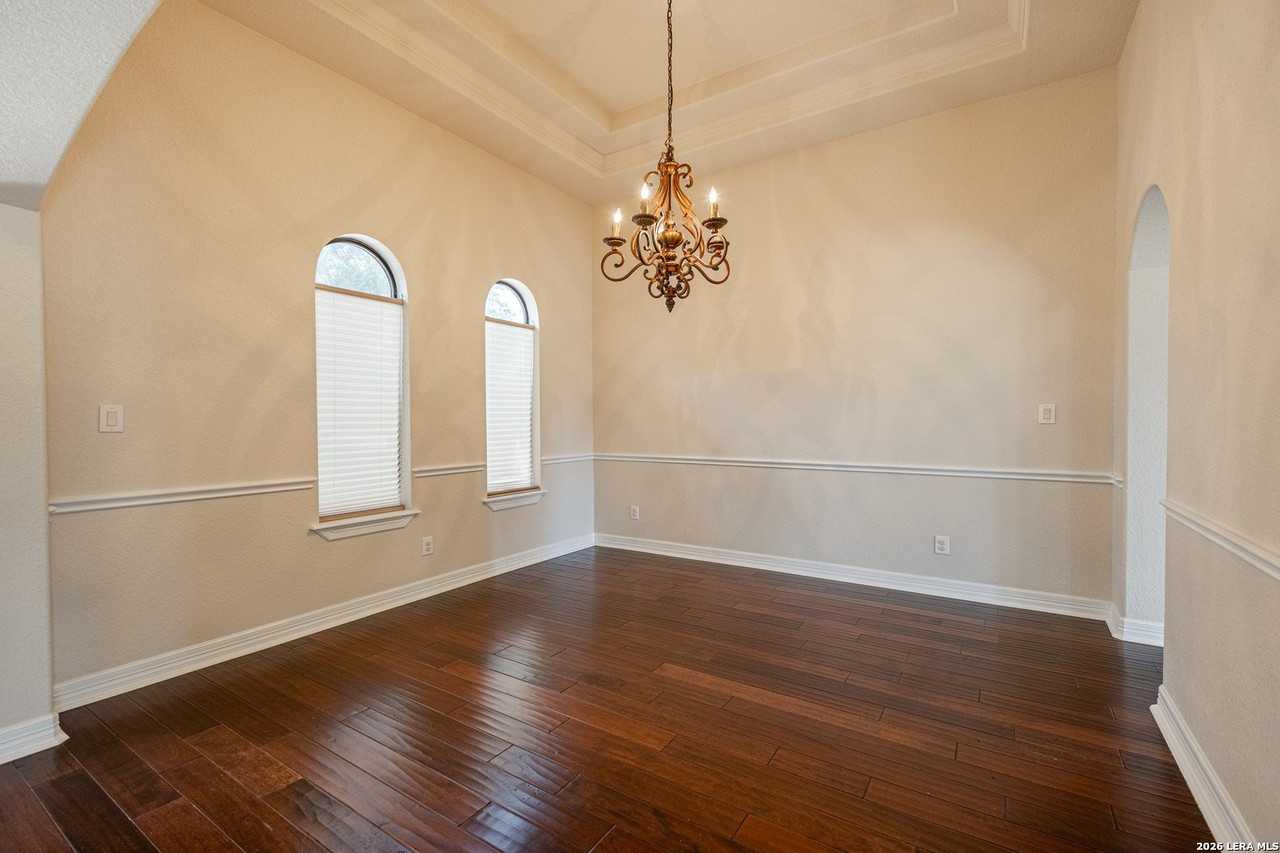 10406 Rinderfarm Ct - Photo 4 of 34