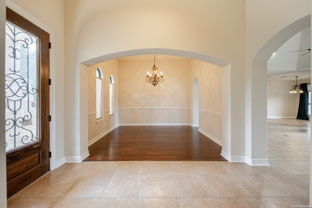 10406 Rinderfarm Ct - Photo 6 of 34