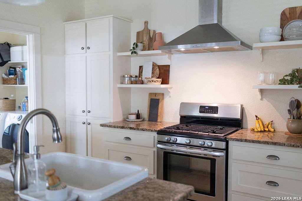 809 Josephine St - Photo 2 of 14