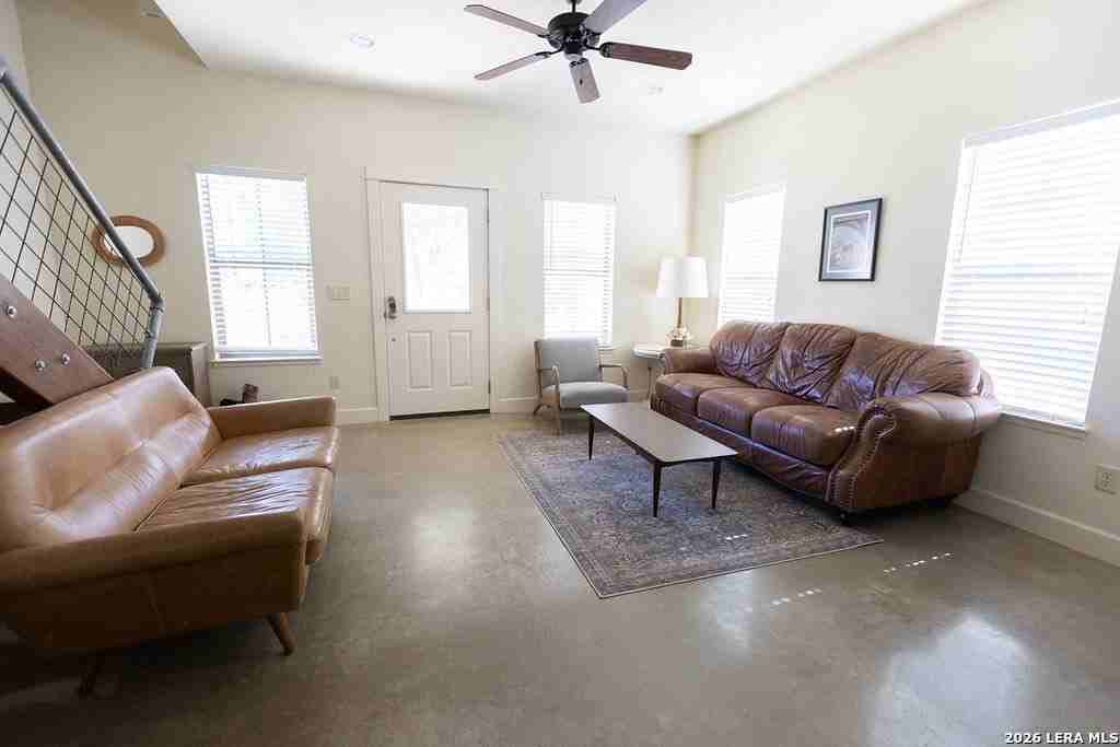 809 Josephine St - Photo 3 of 14