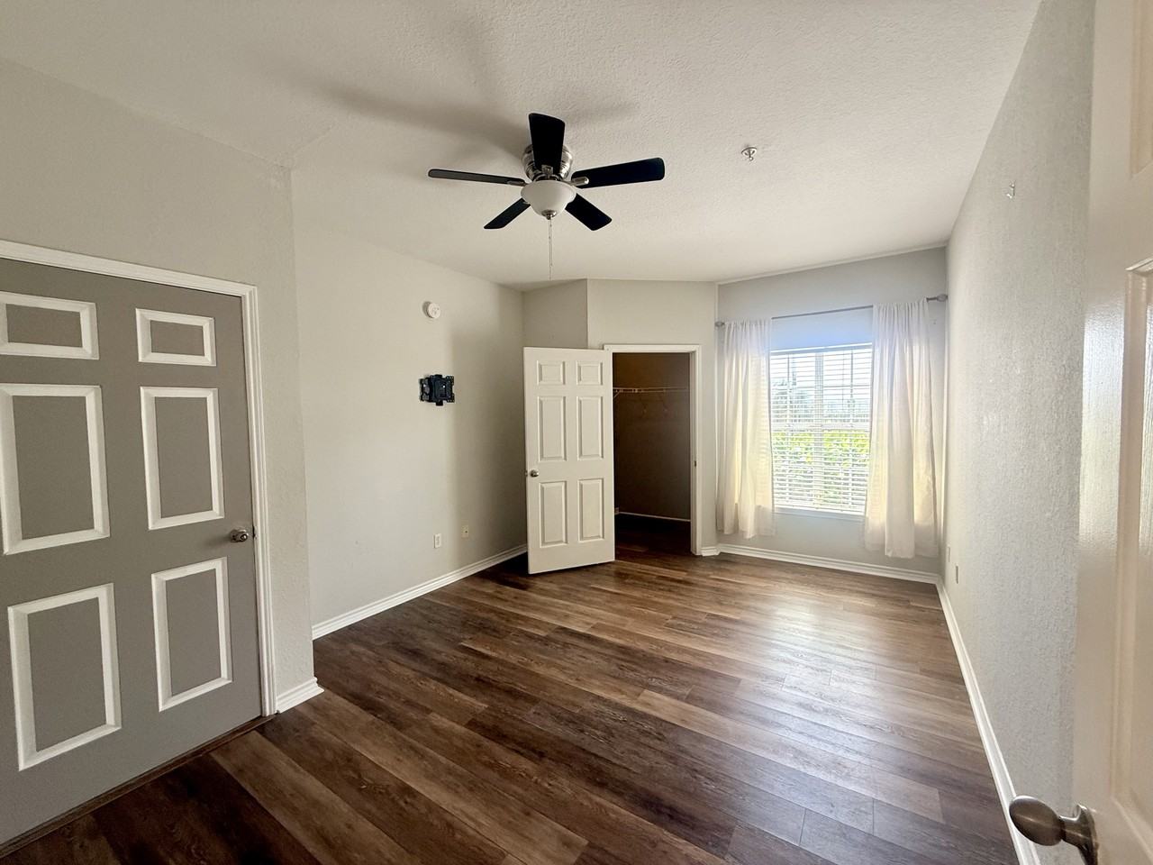 4306 Bayside Village Drive - 1Unit 102 #1 - Photo 6 of 32