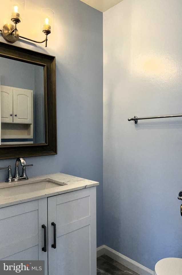 439 Terry Ct #B4 - Photo 5 of 19