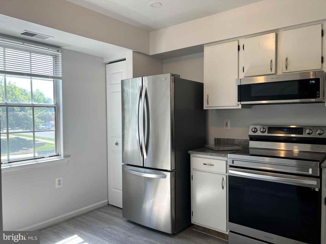 439 Terry Ct #B4 - Photo 7 of 19