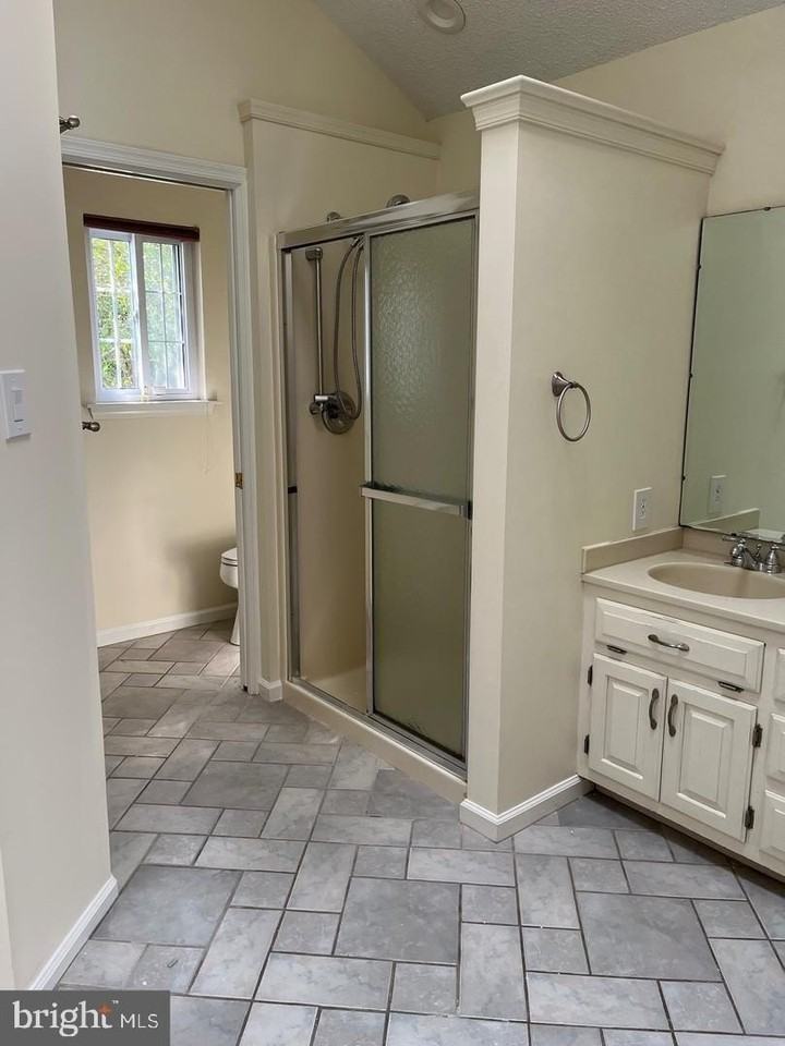 20 Lantern Ln #20 - Photo 7 of 22