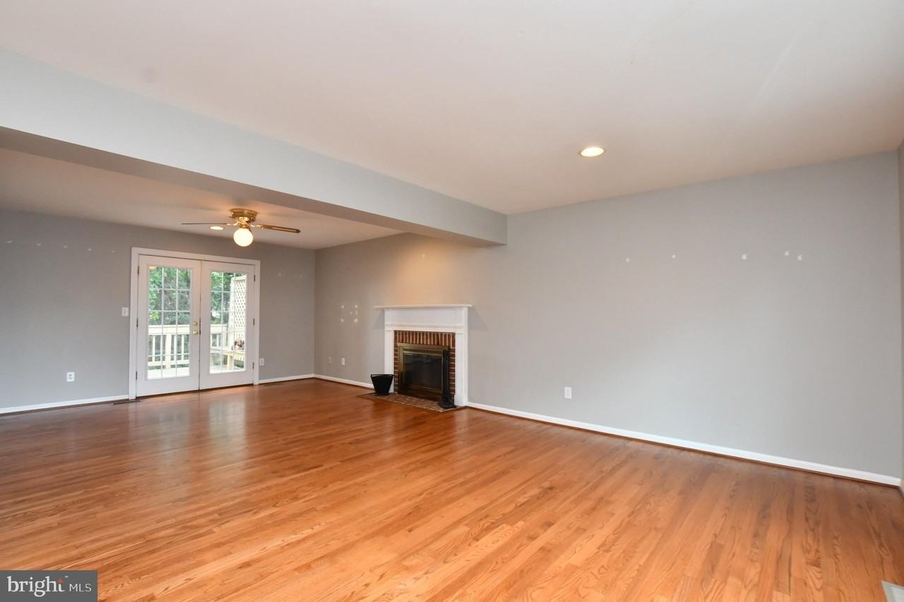 350 Copperfield Ln - Photo 4 of 17