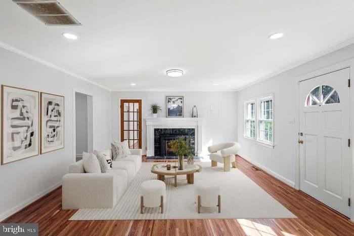 2718 Pioneer Ln - Photo 5 of 37