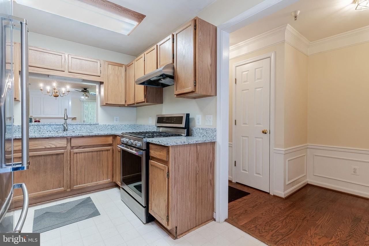 21773 Baldwin Sq - Photo 6 of 39