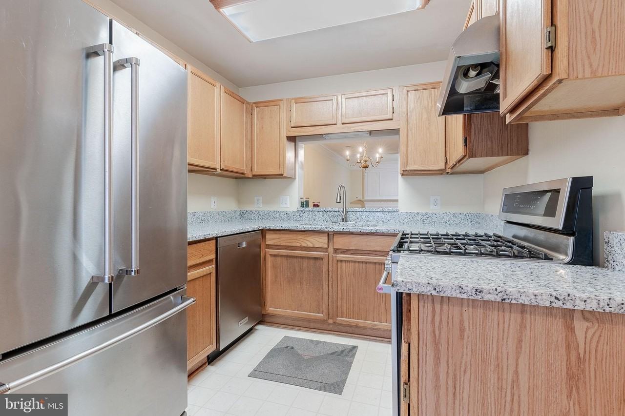 21773 Baldwin Sq - Photo 7 of 39