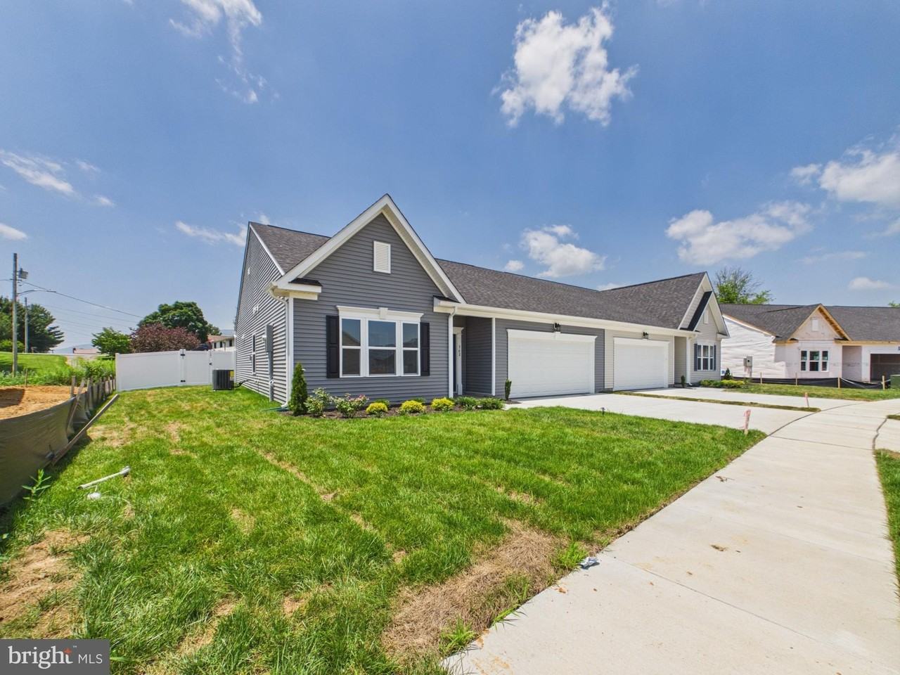 362 BAKER Drive - Photo 3 of 40