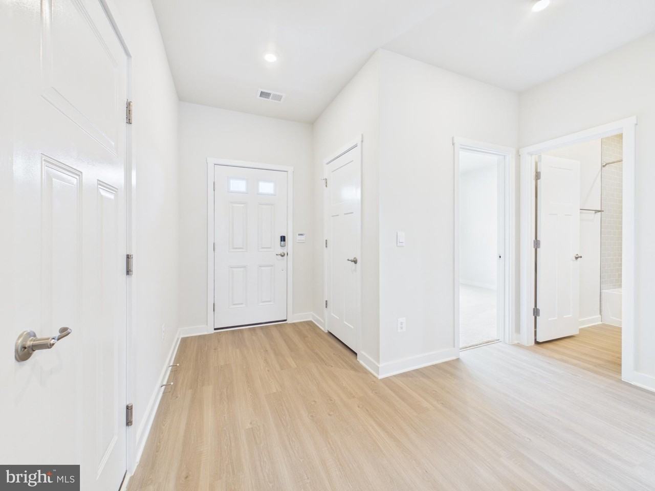 362 BAKER Drive - Photo 4 of 40