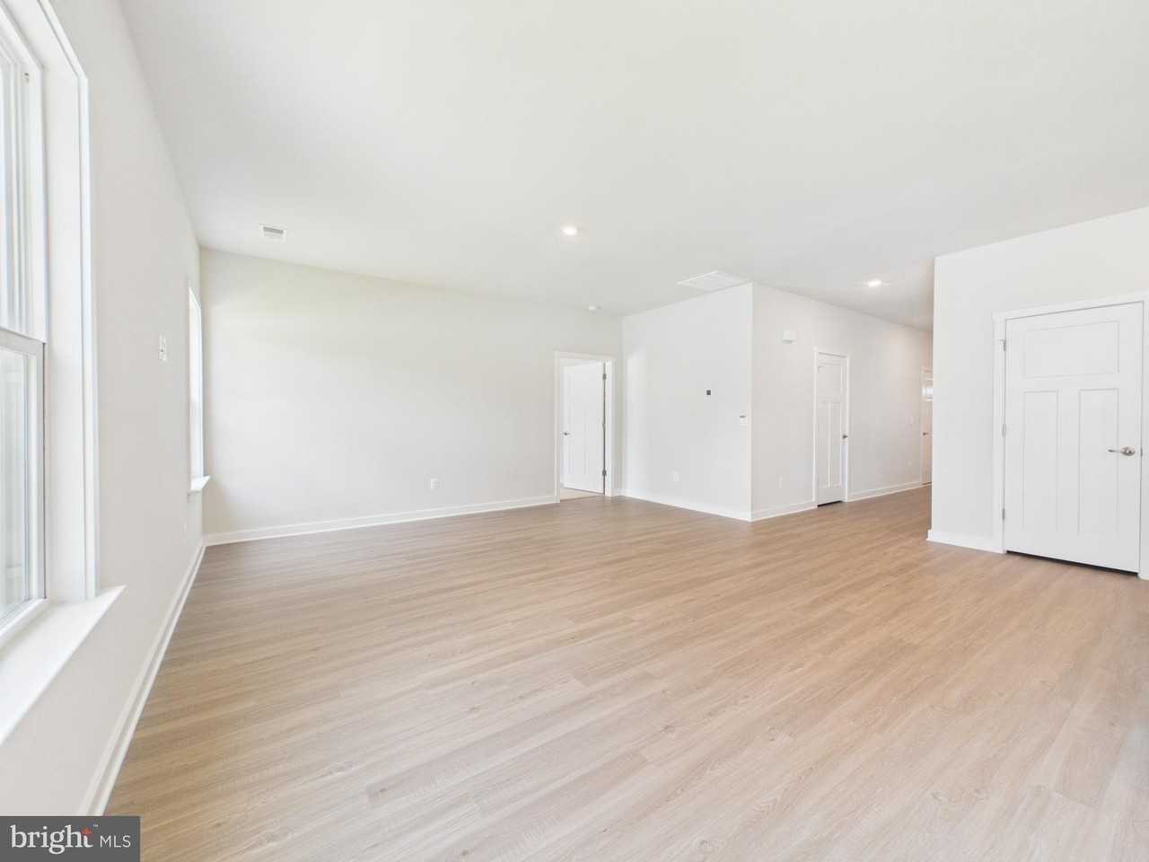 362 BAKER Drive - Photo 5 of 40