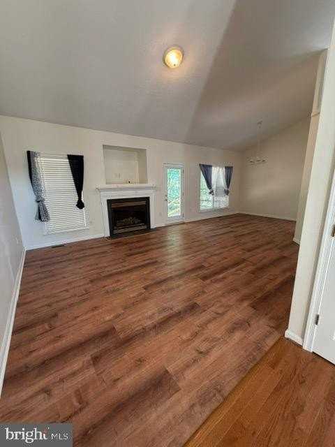 211 Dogwood Ave - Photo 4 of 20