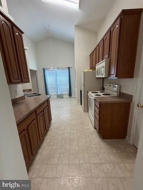 211 Dogwood Ave - Photo 5 of 20