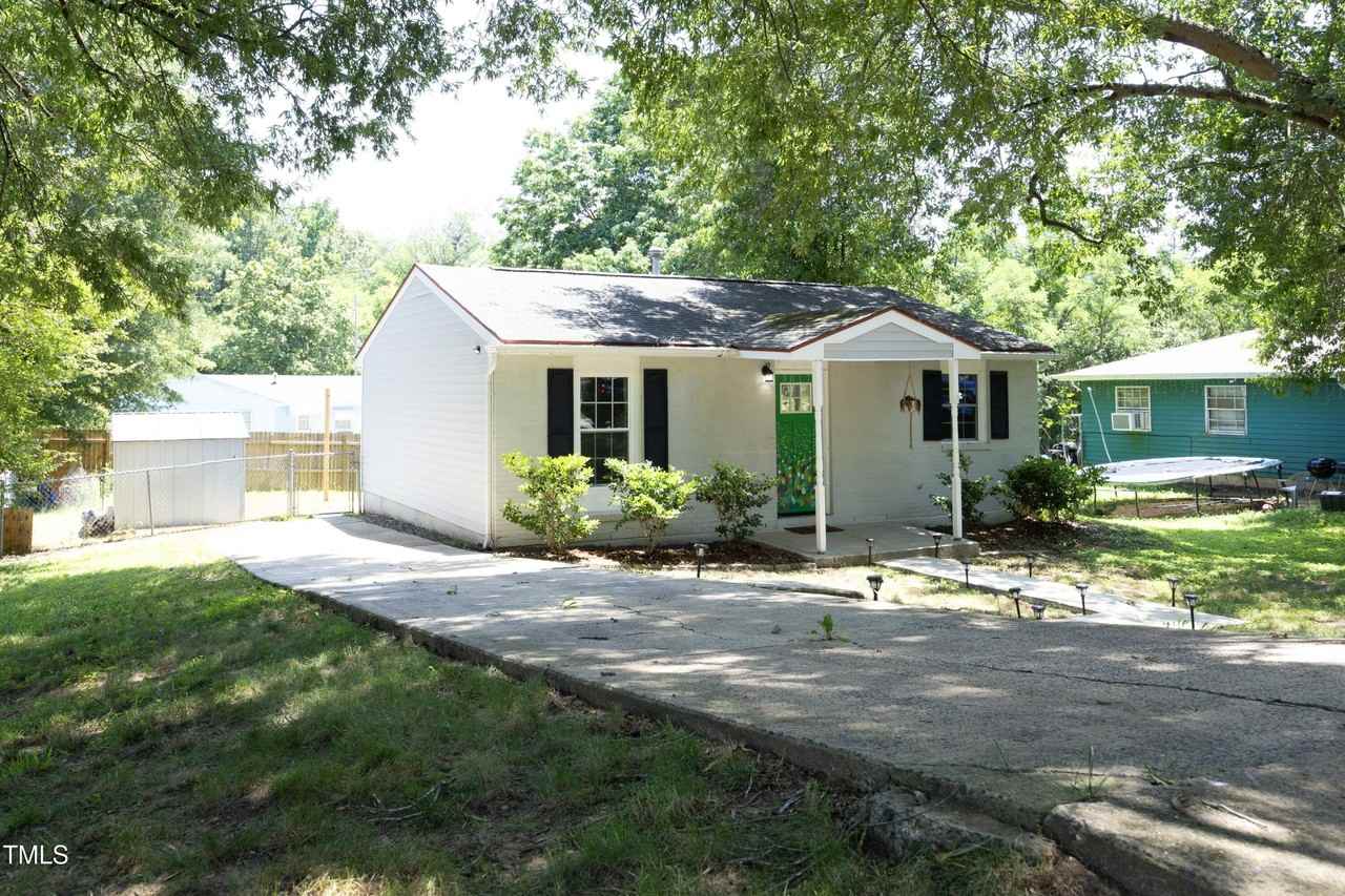 3017 Wedgedale Ave - Photo 2 of 28