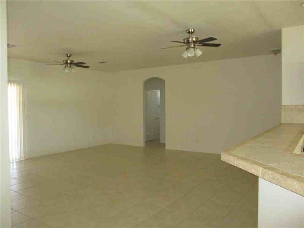 6103 S Bison Ave - Photo 4 of 18