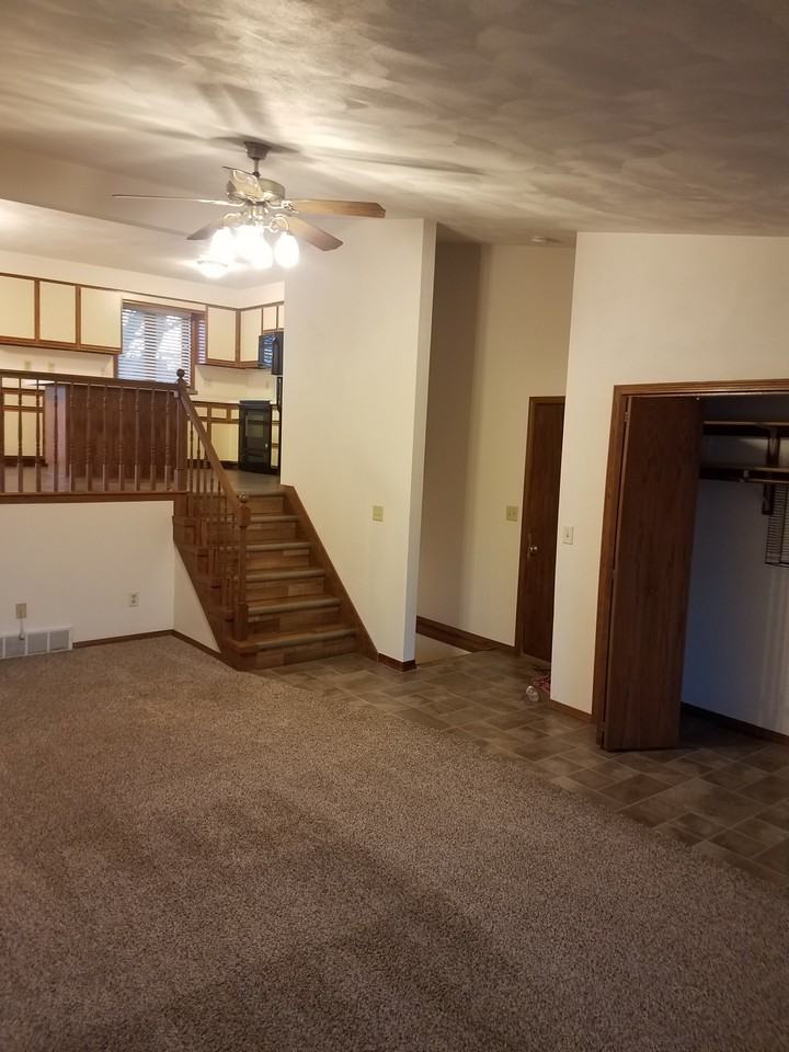 2220 N Skylark Dr #22 - Photo 3 of 10