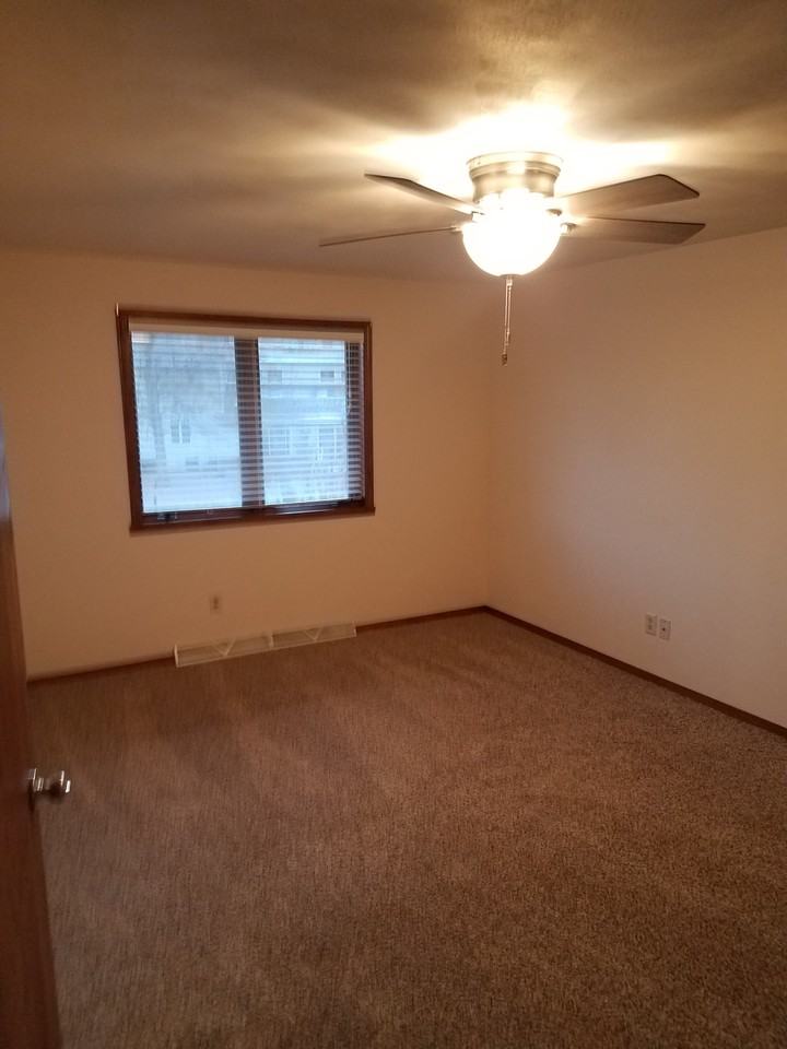 2220 N Skylark Dr #22 - Photo 6 of 10