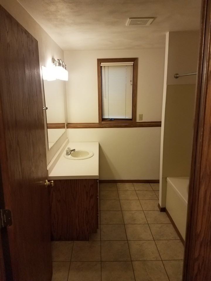 2220 N Skylark Dr #22 - Photo 7 of 10