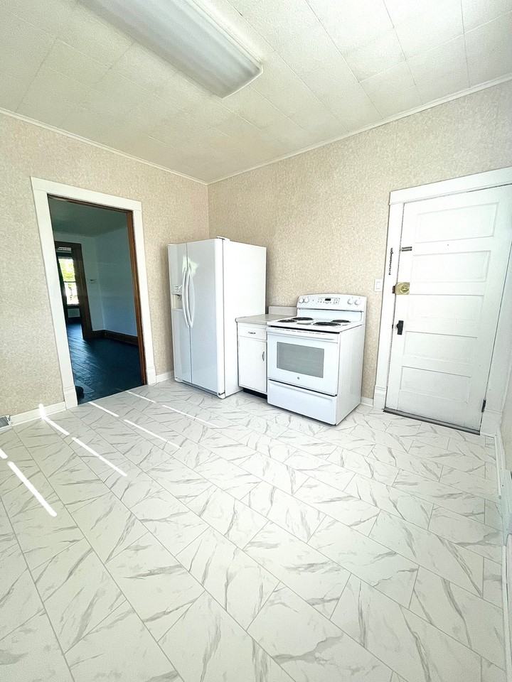 1016 Stephenson Ave #1 - Photo 3 of 13