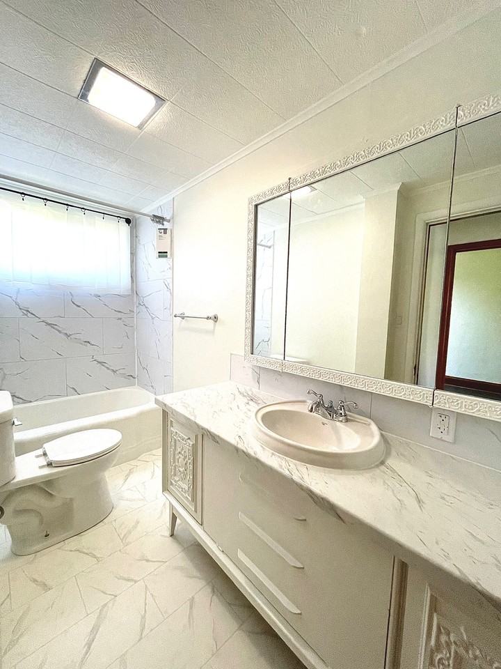 1016 Stephenson Ave #1 - Photo 6 of 13
