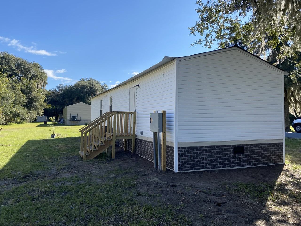 2634 Nw 25th Ave - Photo 3 of 10